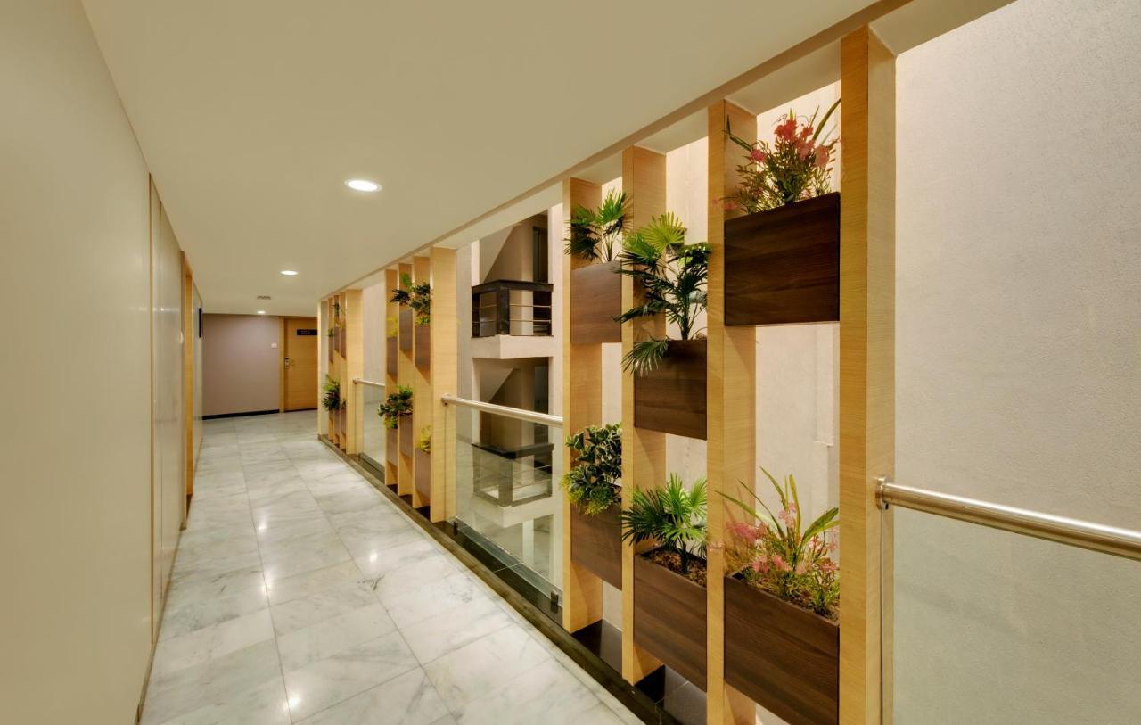 Central Beacon Hotel Surat Luaran gambar